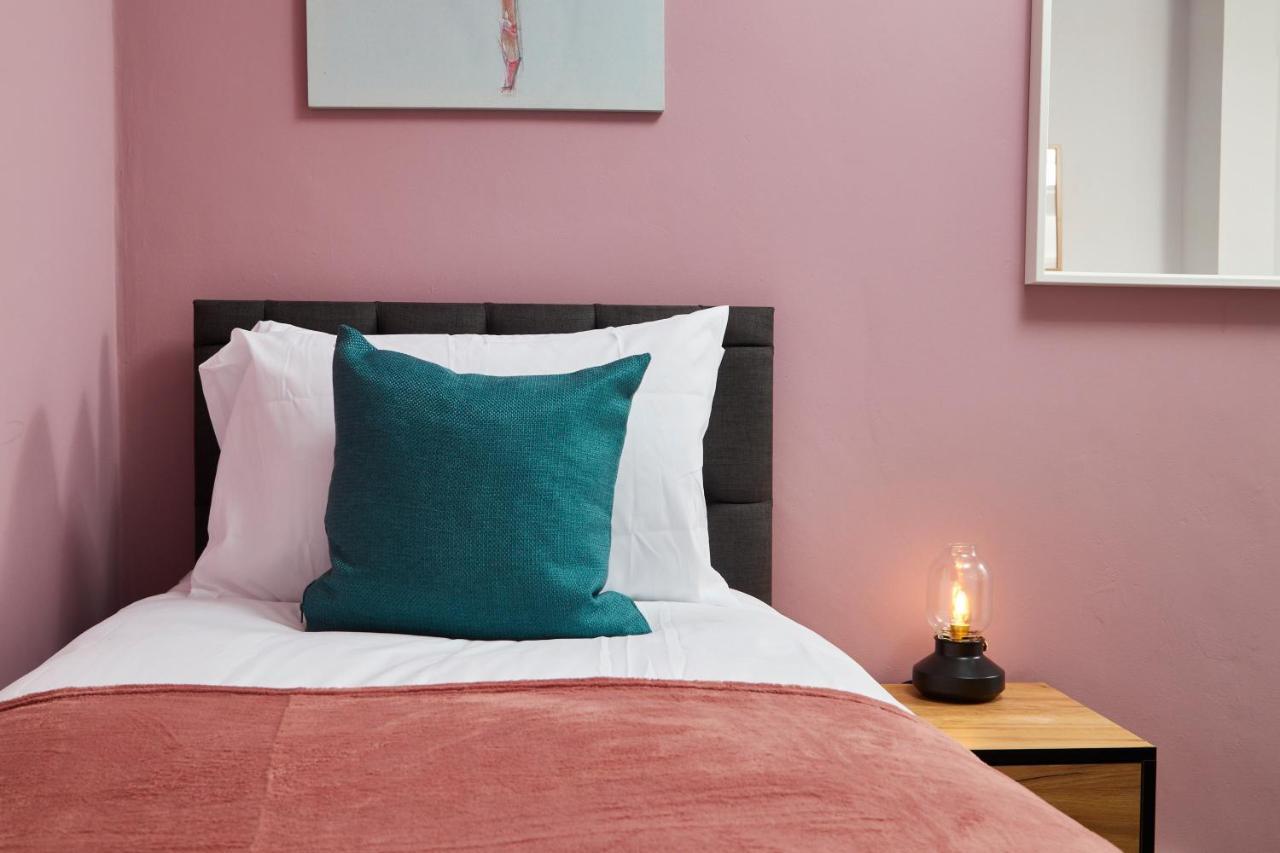 Wonderful Apartment In Bath With Garden - Sleeps 8 Zewnętrze zdjęcie